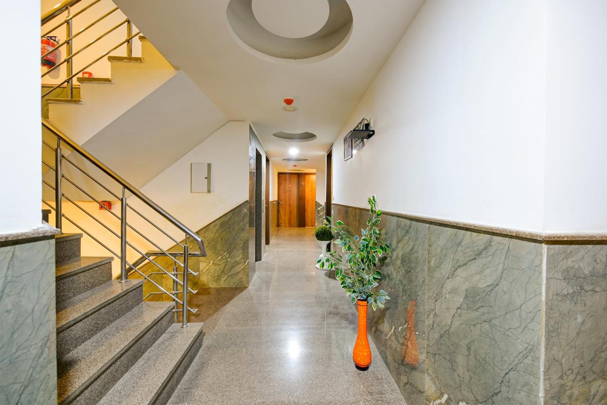 Hotel Grand Qubic Near Delhi Airport New Delhi Exterior photo