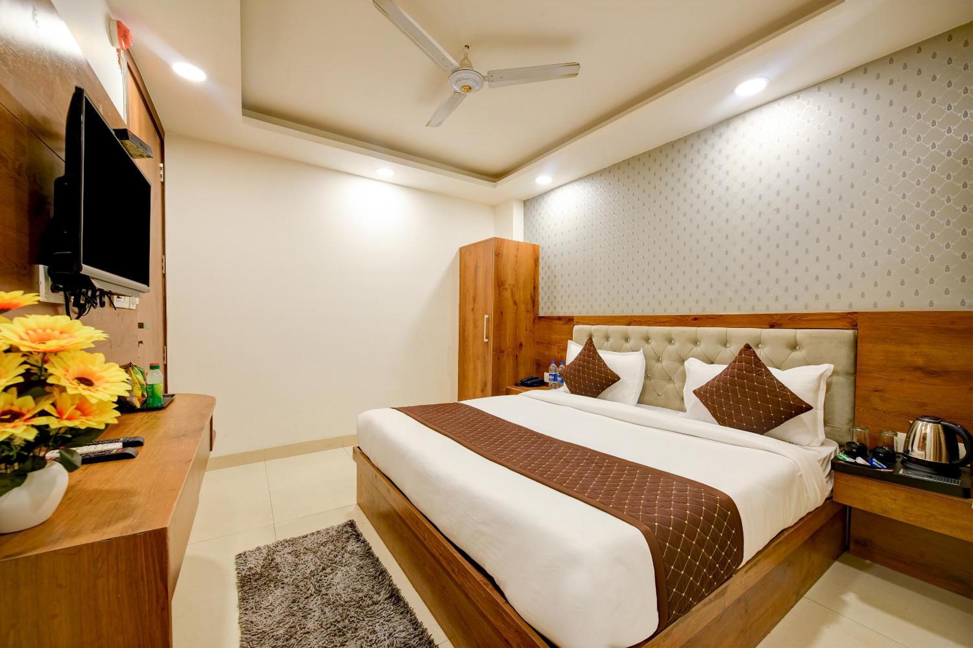Hotel Grand Qubic Near Delhi Airport New Delhi Exterior photo