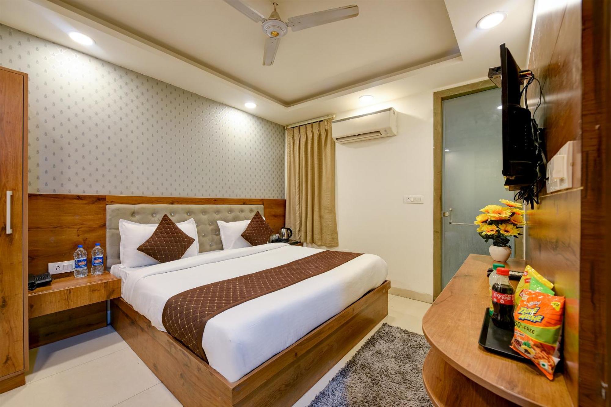 Hotel Grand Qubic Near Delhi Airport New Delhi Exterior photo